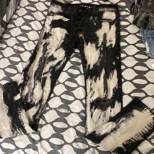 Mens jeans, Relaxed skinny